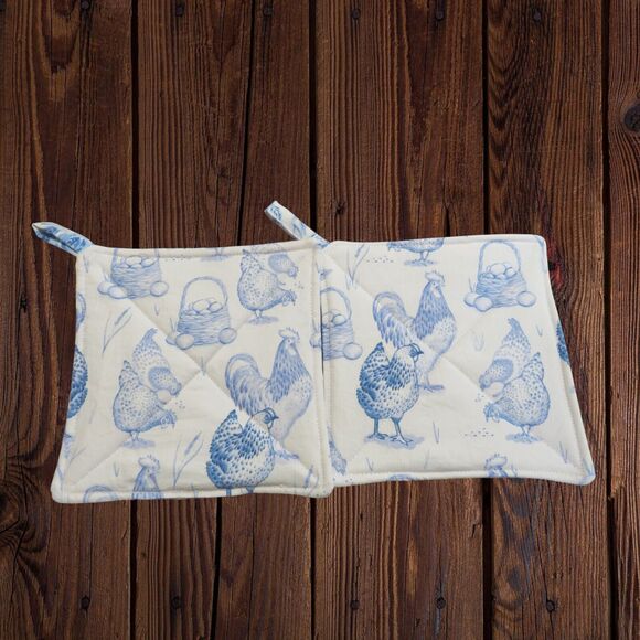 Handmade Quilted Potholder Reversible Chicken and Floral Hot Pad Set of 2 - Picture 2 of 4